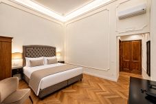 Rent by room in Florence - Residenza D'Epoca 5 suites- Il Magnifico  Deluxe